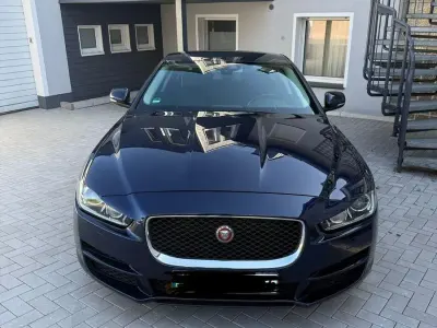 Gebraucht Jaguar XE Prestige 179 PS (131 kW) 2017 Blau Limousine