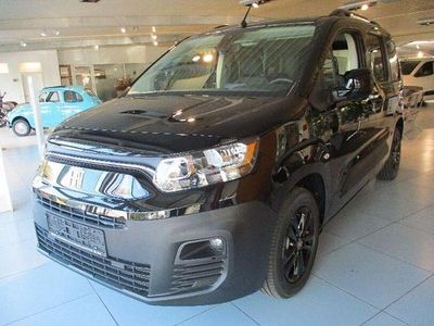 Schwarz Gebraucht 2024 Fiat e-Doblò Launch Edition Van / Kleinbus | 29.990 € (Guter Preis)