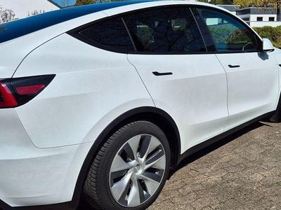 Second-hand Tesla Model Y RWD 219 kW (299 CP) 2023 Alb SUV