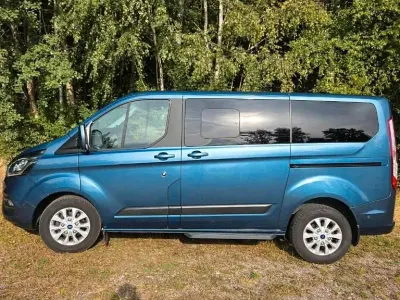 Gebraucht Ford Tourneo Trend 131 PS (96 kW) 2020 Blau Van / Kleinbus