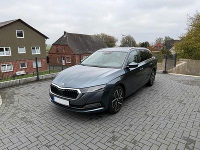 Grau Gebraucht 2020 Skoda Octavia Style Kombi | 19.490 € (Superpreis)