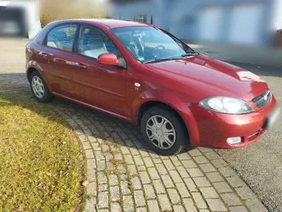 Gebraucht Chevrolet Lacetti SX 109 PS (80 kW) 2007 Rot Limousine