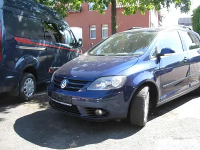 Gebraucht VW Golf Plus Cross United 80 PS (58 kW) 2008 Shadow blue metallic Kleinwagen
