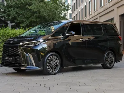 Neu Lexus LM350h Luxury Line 250 PS (183 kW) 2026 Schwarz Van / Kleinbus