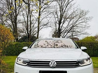 Gebraucht VW Passat Highline 190 PS (139 kW) 2015 Weiß Kombi