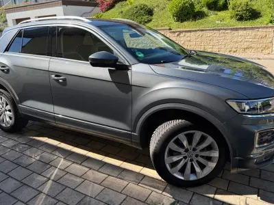 Gebraucht VW T-Roc Style 150 PS (110 kW) 2020 Grau SUV