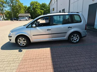 Gebraucht VW Touran 150 PS (110 kW) 2009 Silber Van / Kleinbus