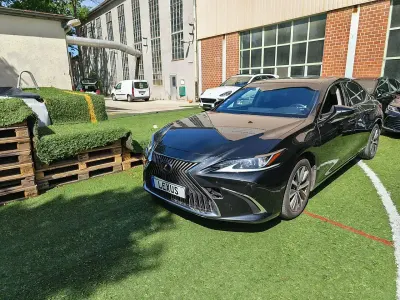 Gebraucht Lexus ES300 Business Edition 178 PS (130 kW) 2021 Schwarz Limousine