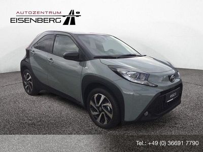 Neu Toyota Aygo X 72 PS (52 kW) 2025 Grün SUV