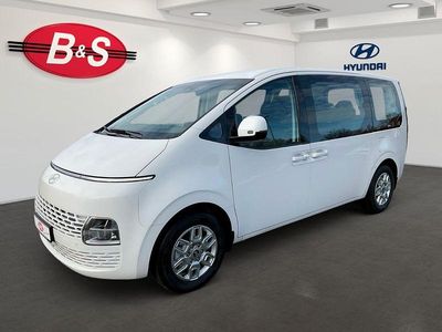 Neu Hyundai Staria Signature 160 PS (117 kW) 2026 Schwarz Van / Kleinbus