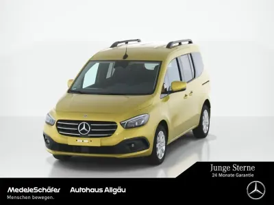 Gebraucht Mercedes T180 Progressive 131 PS (96 kW) 2025 Limonitgelb Van / Kleinbus
