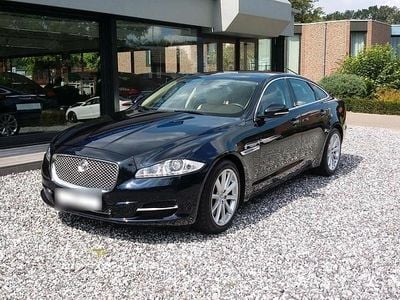 Usata Jaguar XJ Portfolio 275 CV (202 kW) 2012 Blu Berlina
