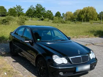 Gebraucht Mercedes C180 143 PS (105 kW) 2003 Schwarz Limousine