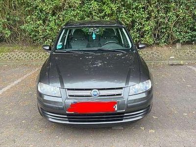 Grau Gebraucht 2006 Fiat Stilo Active Limousine | 1.550 €