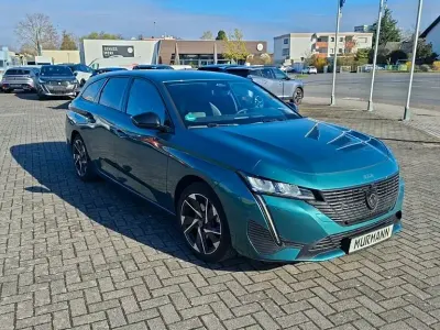 Gebraucht Peugeot 308 SW Allure 131 PS (96 kW) 2022 Blau Kombi