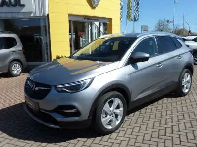 Usata Opel Grandland X Dynamic 131 CV (96 kW) 2018 Grigio SUV