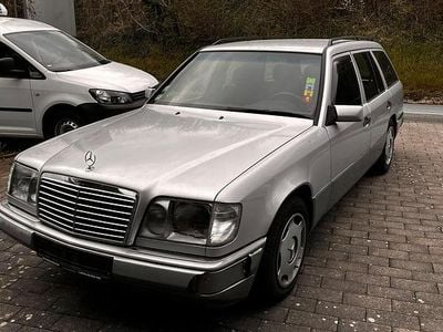 Second-hand Mercedes E250 113 CP (83 kW) 1989 Argintiu Break