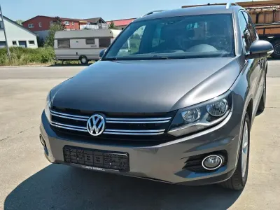 Gebraucht VW Tiguan LOUNGE 140 PS (102 kW) 2015 Grau SUV