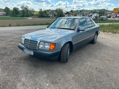 Gebraucht Mercedes 200 135 PS (99 kW) 1992 Grau Limousine