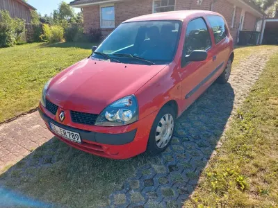 Gebraucht Renault Clio II Campus 58 PS (42 kW) 2006 Rot Limousine