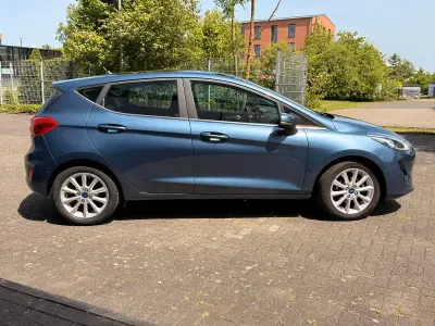 Gebraucht Ford Fiesta Titanium 101 PS (74 kW) 2019 Blau Kleinwagen