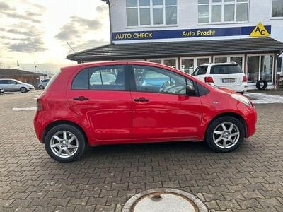 Gebraucht Toyota Yaris Cool 69 PS (50 kW) 2009 Rot Limousine