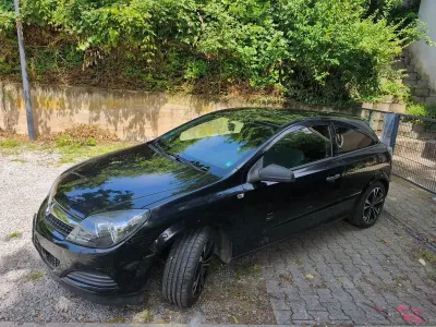 Gebraucht Opel Astra 90 PS (66 kW) 2009 Schwarz Coupé