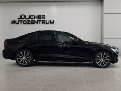 Gebraucht Volvo S60 Plus 250 PS (183 kW) 2022 Schwarz Limousine