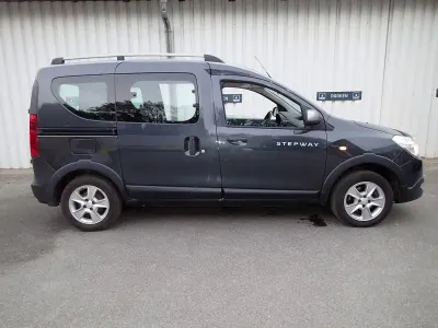 Gebraucht Dacia Dokker Stepway 131 PS (96 kW) 2021 Grau Van / Kleinbus