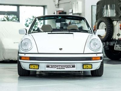 Usado Porsche 911SC 179 HP (131 kW) 1983 Branco Cabrios