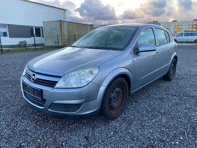 Grau Gebraucht 2005 Opel Astra Limousine | 1.000 € (Fairer Preis)