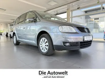 Używany VW Touran Highline 101 KM (74 kW) 2003 Szary Minivan