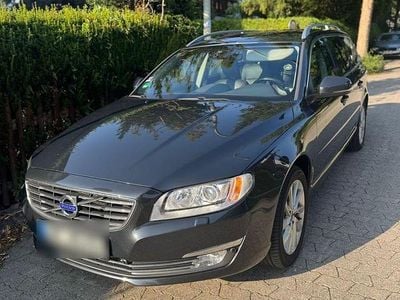 Second-hand Volvo V70 Summum 190 CP (139 kW) 2015 Gri Break
