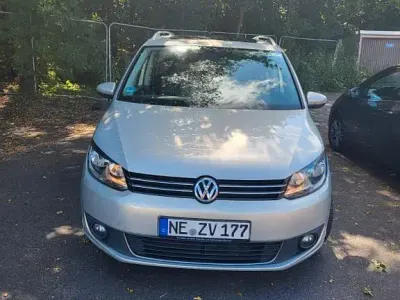 Gebraucht VW Touran Highline 140 PS (102 kW) 2013 Silber Van / Kleinbus