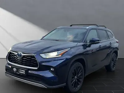 Second-hand Toyota Highlander Luxury 248 CP (182 kW) 2024 Albastru SUV