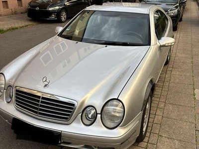 Mercedes 200