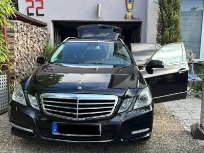 Gebraucht Mercedes E250 Avantgarde 204 PS (150 kW) 2010 Schwarz Kombi