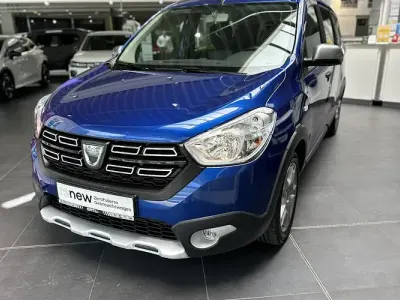 Używany Dacia Lodgy Stepway 116 KM (85 kW) 2022 Niebieski Minivan