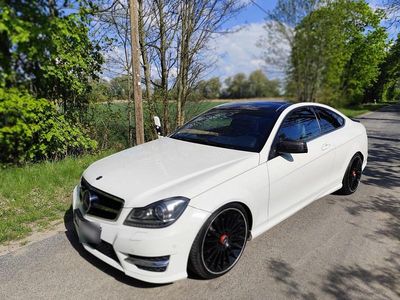Usata Mercedes C250 AMG line 204 CV (150 kW) 2011 Bianco Coupé