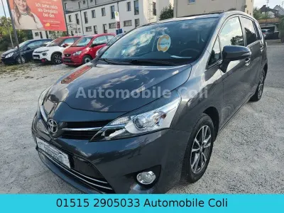 Gebraucht Toyota Verso Skyview Edition 111 PS (81 kW) 2015 Grau Van / Kleinbus