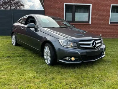Gebraucht Mercedes C180 156 PS (114 kW) 2012 Grau Coupé