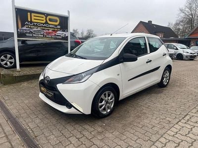 Weiß Gebraucht 2016 Toyota Aygo Kleinwagen | 7.390 € (Fairer Preis)