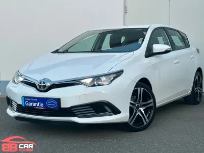 Gebraucht Toyota Auris Cool 99 PS (72 kW) 2017 Super white 2 Limousine