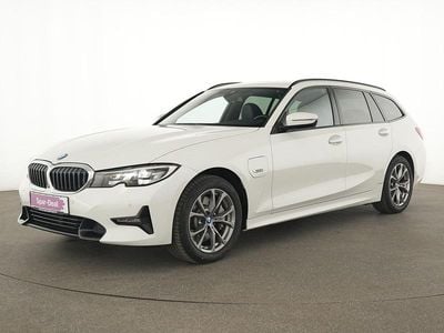 Gebraucht BMW 330e Sport Line 252 PS (185 kW) 2022 Weiß Limousine