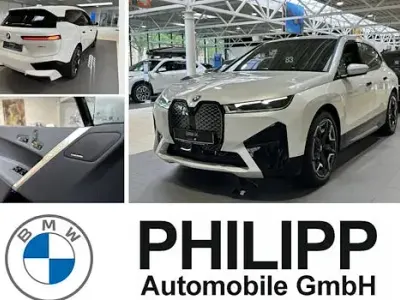 Gebraucht BMW iX Sport Line 300 kW (408 PS) 2023 Mineralweiß metallic SUV