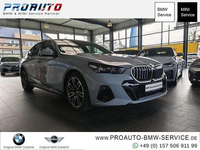 Gebraucht BMW 520 M Sport 208 PS (152 kW) 2025 Grau Limousine