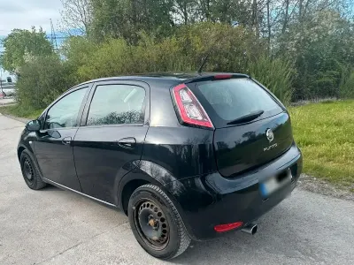 Usata Fiat Punto 77 CV (56 kW) 2013 Nero Utilitaria