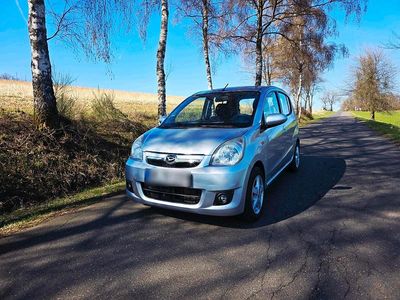 Gebraucht Daihatsu Cuore 69 PS (50 kW) 2008 Silber Kleinwagen