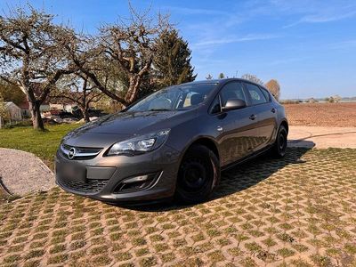 Używany Opel Astra Energy 120 KM (88 kW) 2013 Szary Sedan/Limuzyna
