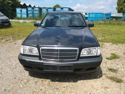 Gebraucht Mercedes C200 102 PS (75 kW) 1999 Schwarz Limousine